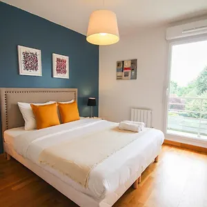  Appartement With Balcony, Parking And Elevator France